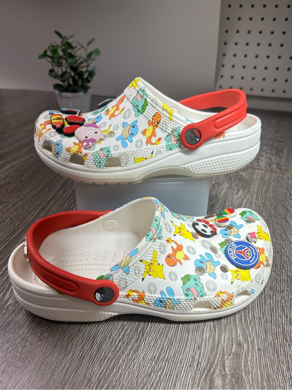 Croc junior limited edition Pokémon picachu clogs